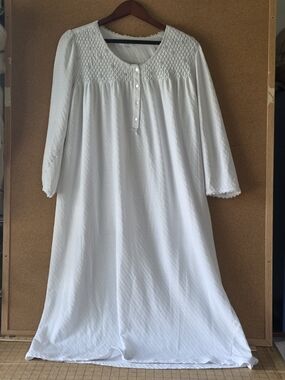 Cabernet Smocked Sleepwear Nightgown White  Front Lace Trim Vintage Style 1X